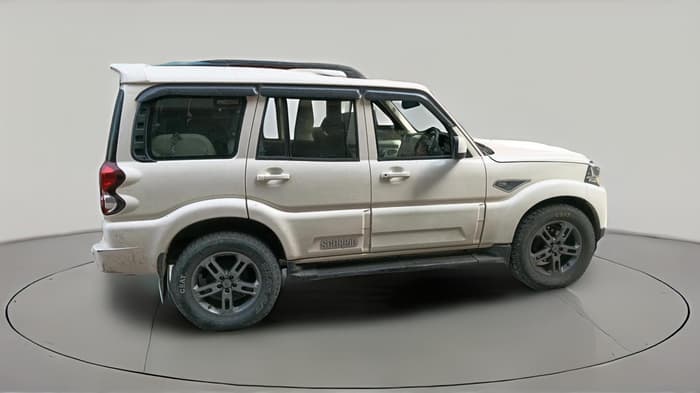 2018 Mahindra Scorpio S7, Diesel, Manual, 95,172 km, exterior