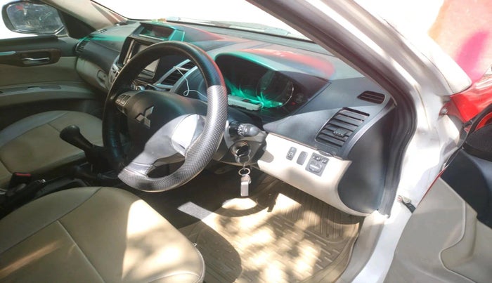 2017 Mitsubishi Pajero Sport 2.5 MT 4X4, Diesel, Manual, 75,235 km, interior