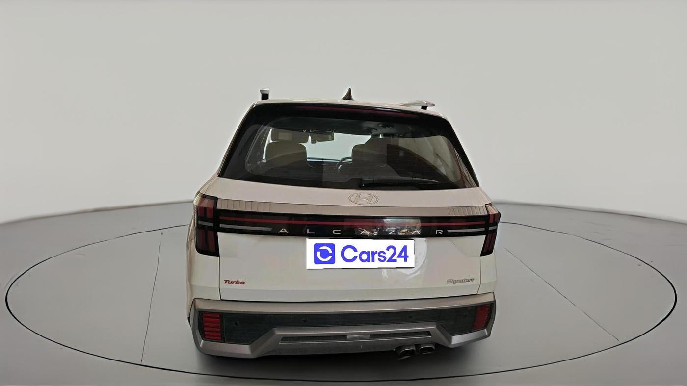 2025 Hyundai ALCAZAR Signature 6 STR 1.5 Turbo GDi Petrol DCT, Petrol, Automatic, 23,493 km, exterior