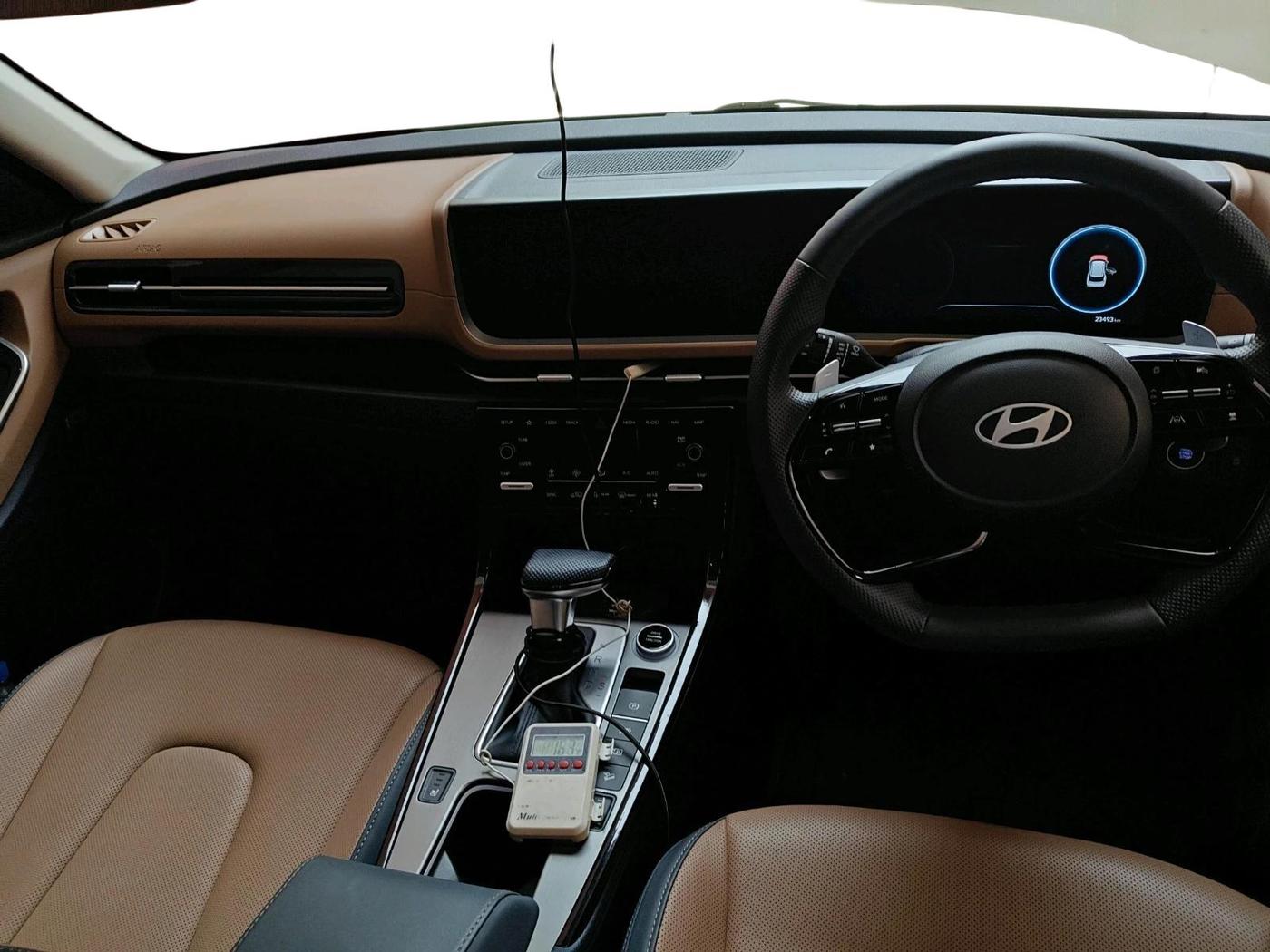 2025 Hyundai ALCAZAR Signature 6 STR 1.5 Turbo GDi Petrol DCT, Petrol, Automatic, 23,493 km, interior