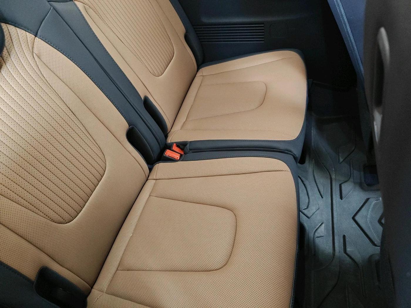 2025 Hyundai ALCAZAR Signature 6 STR 1.5 Turbo GDi Petrol DCT, Petrol, Automatic, 23,493 km, interior