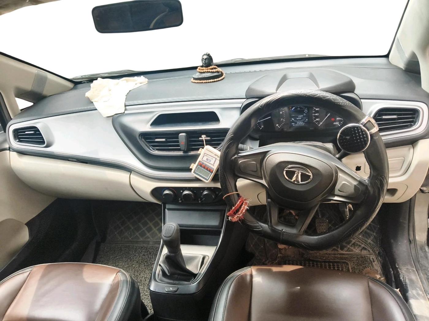 2022 Tata ALTROZ XE PETROL, CNG, Manual, 34,202 km, interior