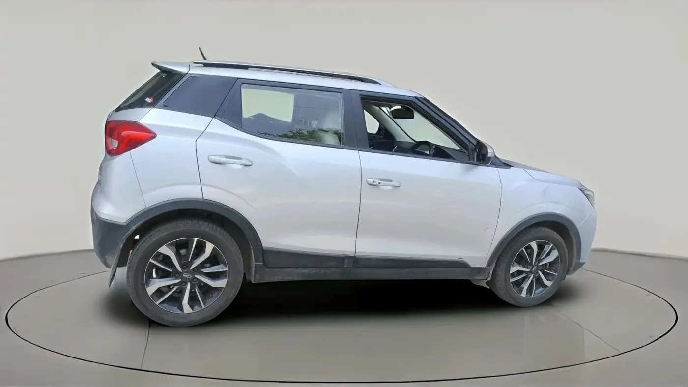 2020 Mahindra XUV300 W8 (O) 1.2 PETROL, Petrol, Manual, 40,751 km, exterior