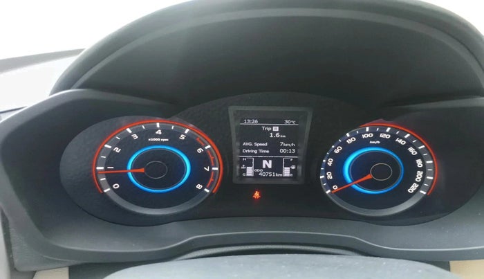 2020 Mahindra XUV300 W8 (O) 1.2 PETROL, Petrol, Manual, 40,751 km, interior