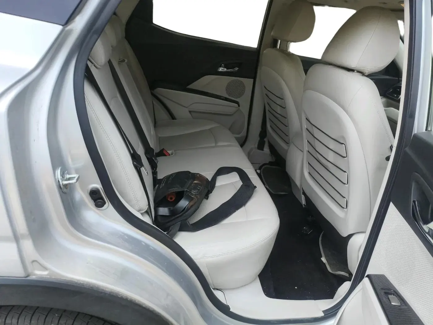2020 Mahindra XUV300 W8 (O) 1.2 PETROL, Petrol, Manual, 40,751 km, interior