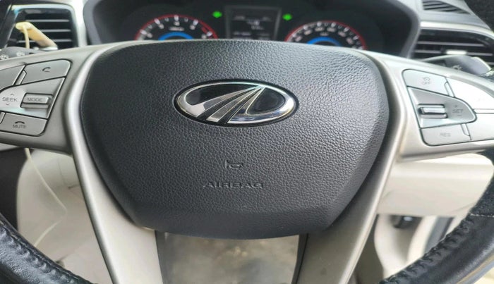 2020 Mahindra XUV300 W8 (O) 1.2 PETROL, Petrol, Manual, 40,751 km, interior