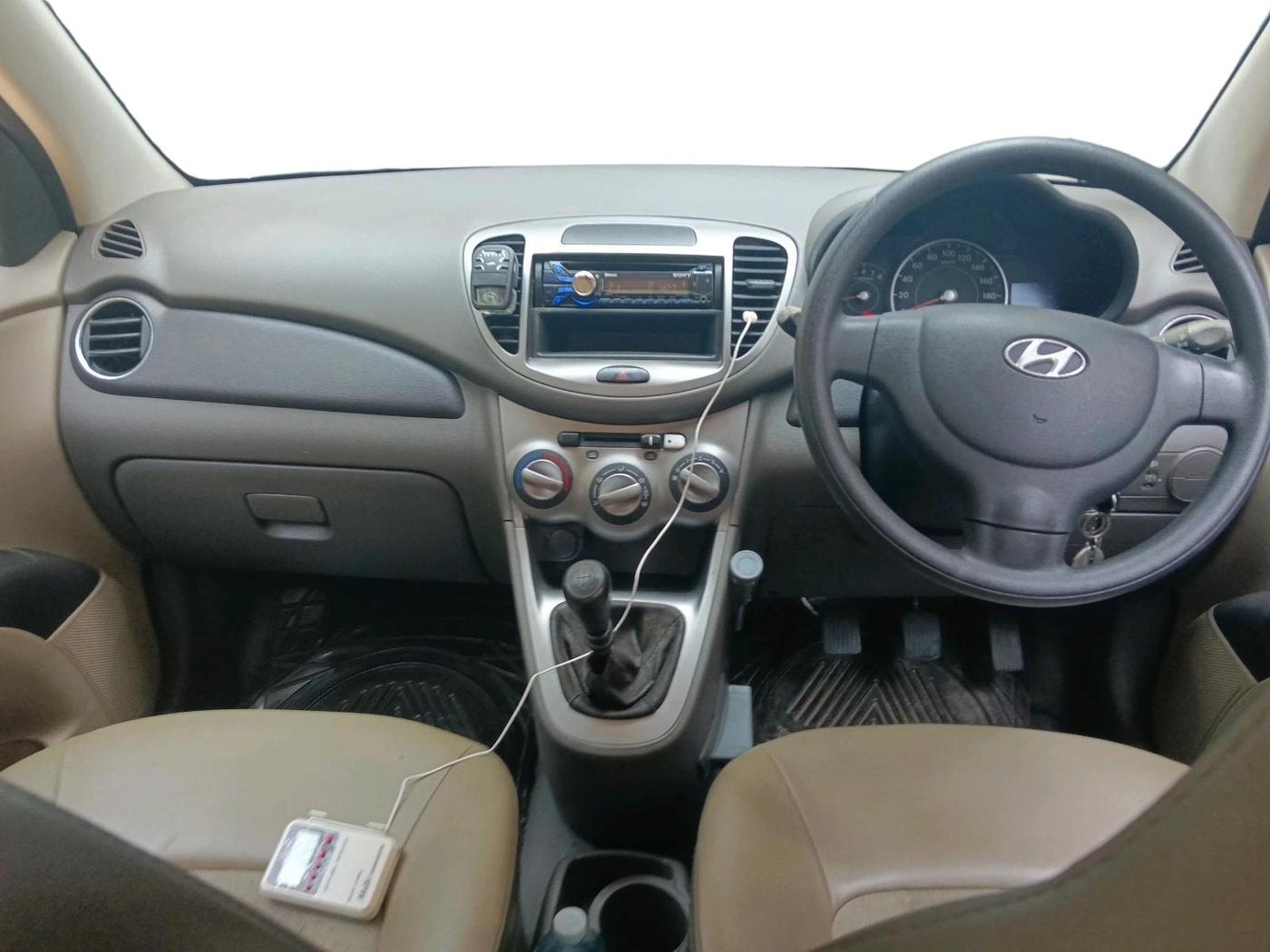 2013 Hyundai i10 MAGNA 1.2, Petrol, Manual, 83,503 km, interior