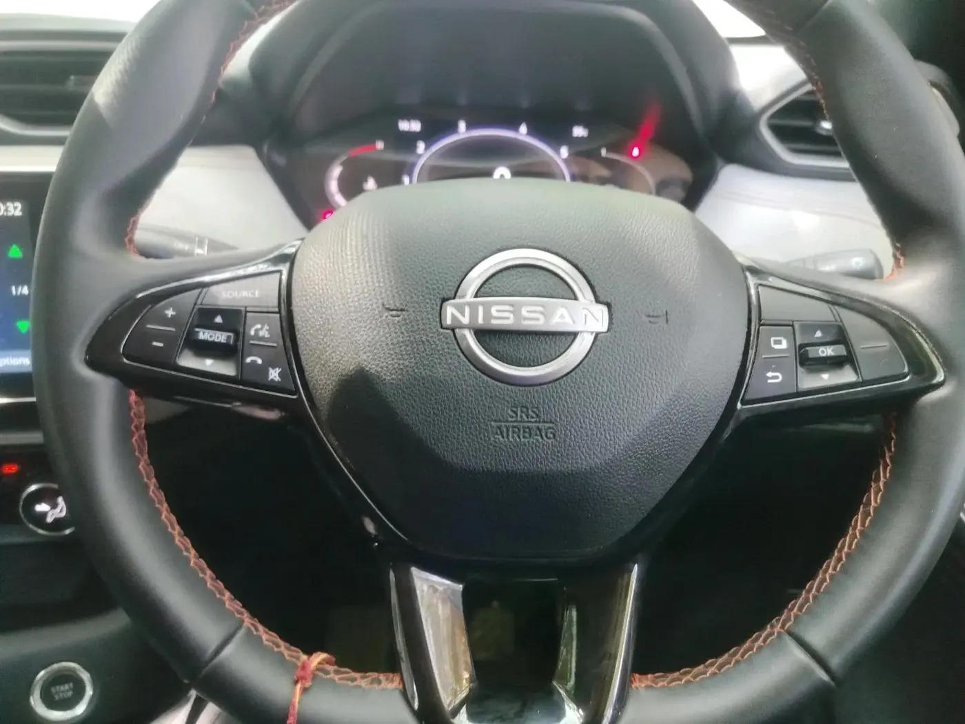 2025 Nissan MAGNITE Tekna B4D 1.0 Petrol AMT, Petrol, Automatic, 8,473 km, interior