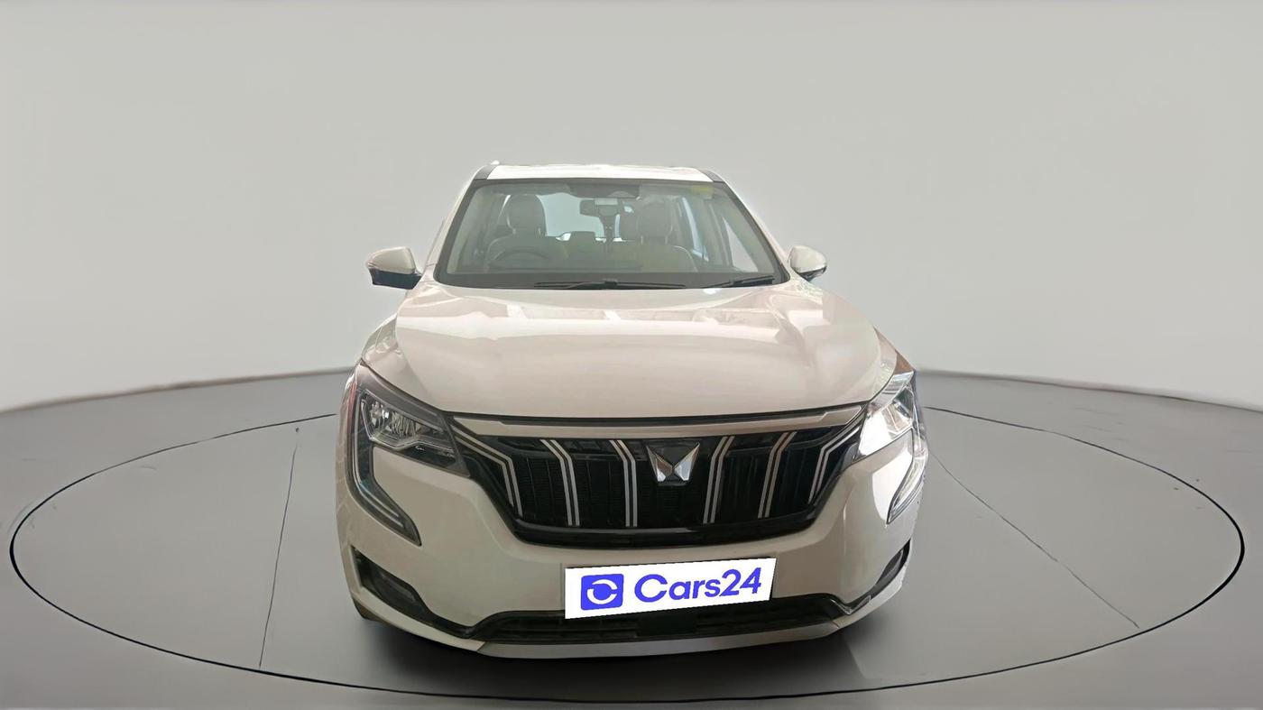 2023 Mahindra XUV700 AX 7 LUXURY D AWD AT 7 STR, Diesel, Automatic, 25,761 km, exterior