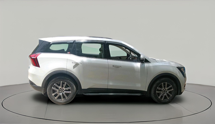 2023 Mahindra XUV700 AX 7 LUXURY D AWD AT 7 STR, Diesel, Automatic, 25,761 km, exterior