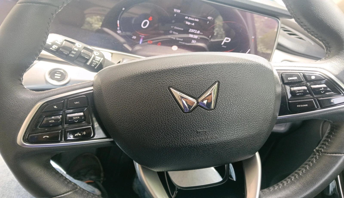 2023 Mahindra XUV700 AX 7 LUXURY D AWD AT 7 STR, Diesel, Automatic, 25,761 km, interior