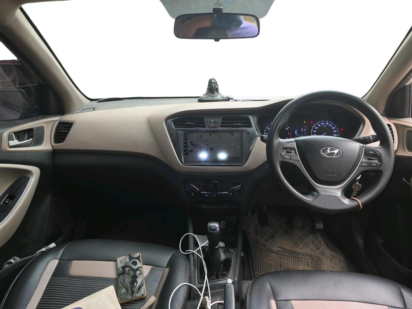 2016 Hyundai Elite i20 MAGNA 1.2, CNG, Manual, 1,07,960 km, interior