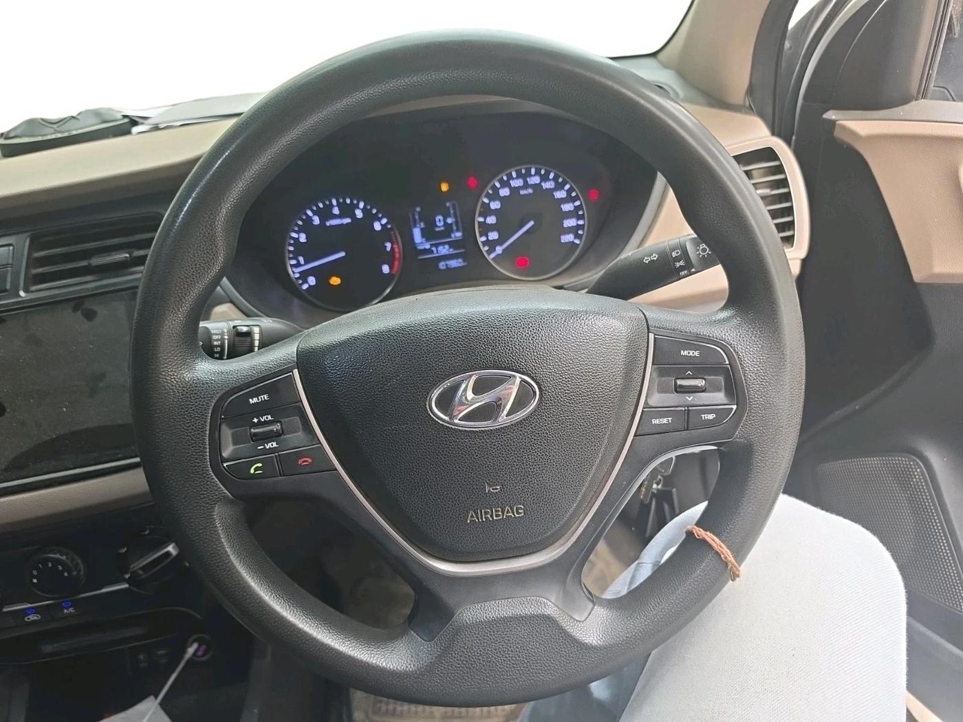 2016 Hyundai Elite i20 MAGNA 1.2, CNG, Manual, 1,07,960 km, interior