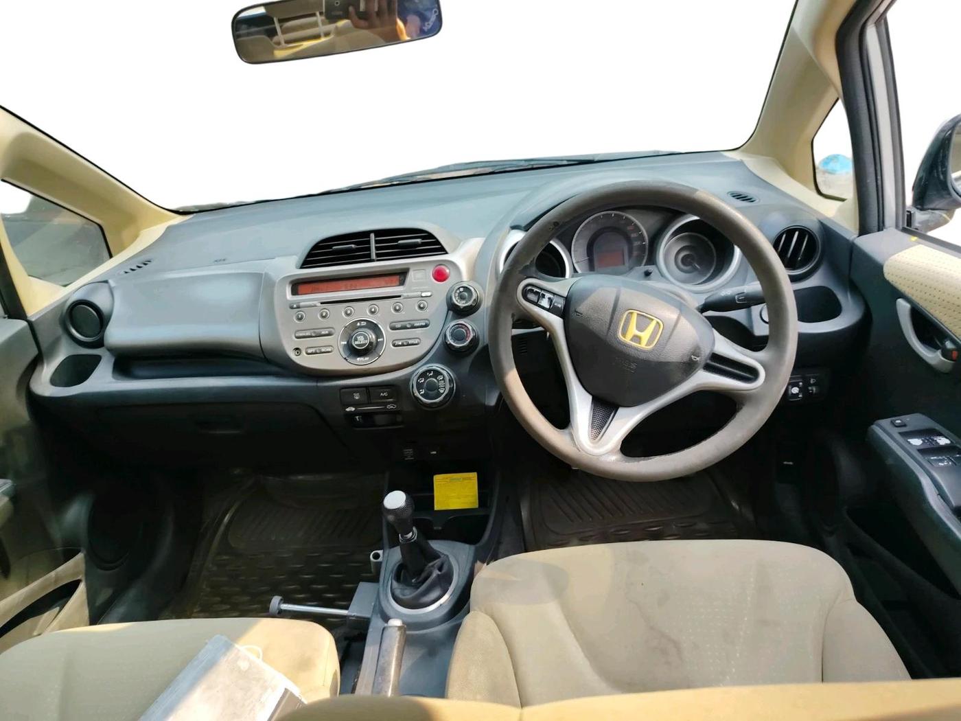 2012 Honda Jazz 1.2 L I-VTEC SELECT, CNG, Manual, 1,32,231 km, interior