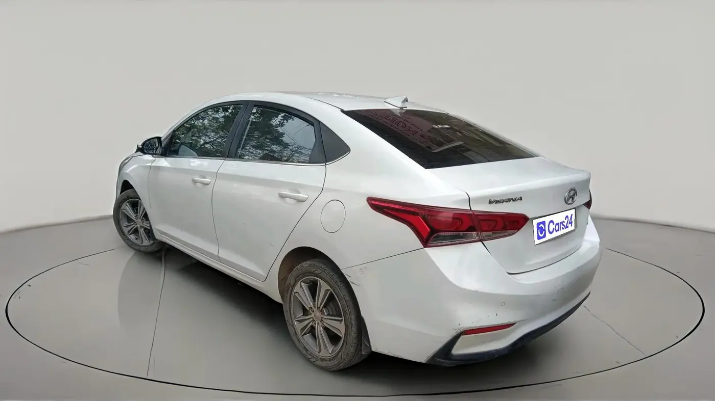 2018 Hyundai Verna 1.6 VTVT SX, Petrol, Manual, 1,05,824 km, exterior