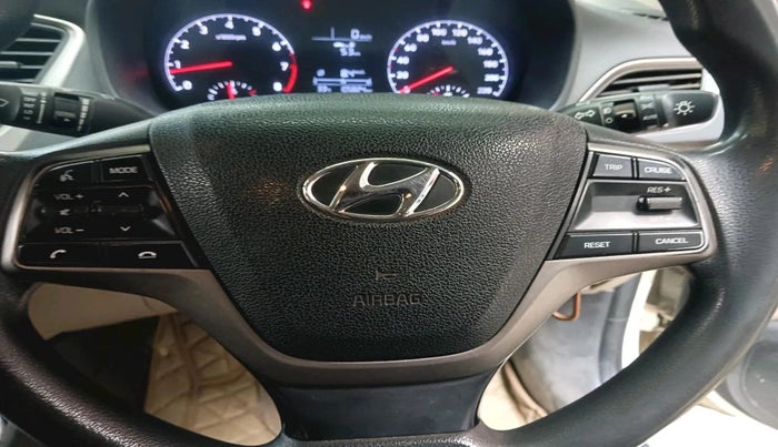 2018 Hyundai Verna 1.6 VTVT SX, Petrol, Manual, 1,05,824 km, interior