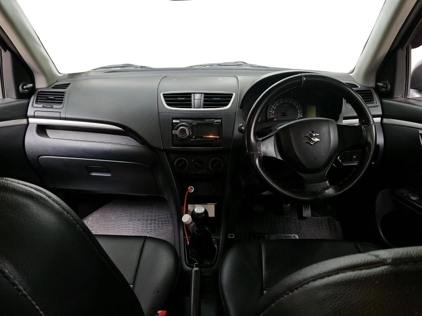 2016 Maruti Swift LXI (O), Petrol, Manual, 68,048 km, interior