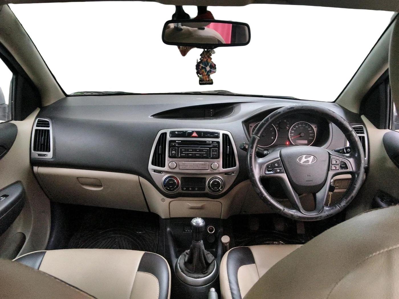 2013 Hyundai i20 SPORTZ 1.2, Petrol, Manual, 45,832 km, interior