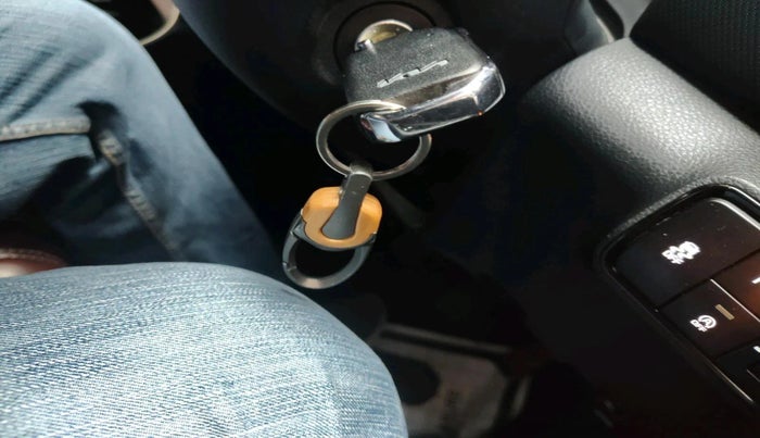 2025 KIA SONET HTK (O) 1.2 Petrol MT, Petrol, Manual, 8,194 km, interior