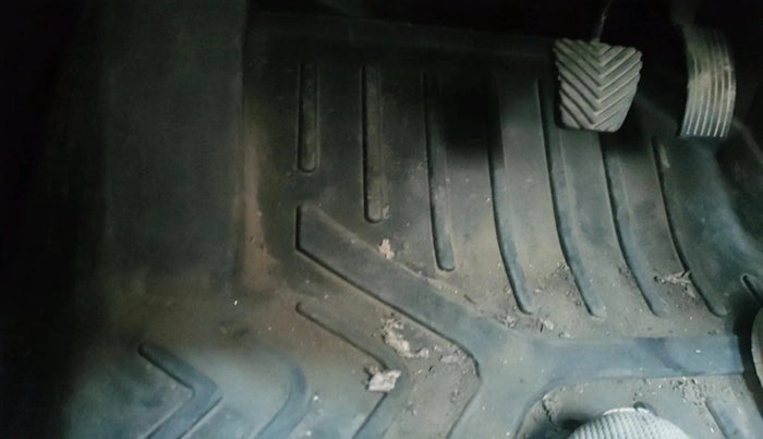 2022 KIA SONET HTK PLUS 1.0 IMT, Petrol, Manual, 61,412 km, interior