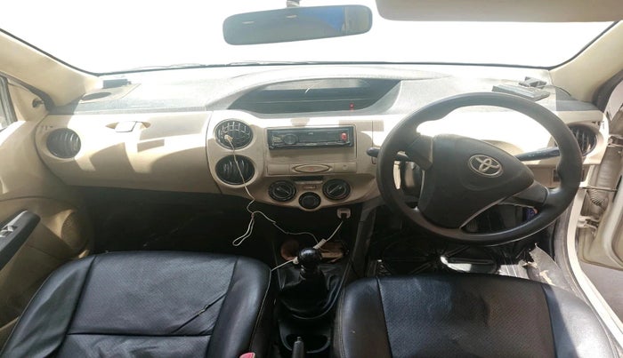 2016 Toyota Etios Liva GD, Diesel, Manual, 1,04,588 km, interior