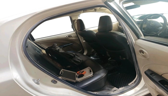 2016 Toyota Etios Liva GD, Diesel, Manual, 1,04,588 km, interior