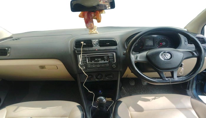 2017 Volkswagen Ameo COMFORTLINE 1.5L, Diesel, Manual, 1,56,923 km, interior