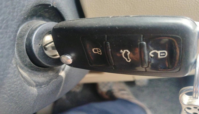 2017 Volkswagen Ameo COMFORTLINE 1.5L, Diesel, Manual, 1,56,923 km, interior