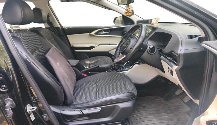 2022 KIA CARENS PRESTIGE PLUS 1.4 PETROL 7 STR, Petrol, Manual, 78,657 km, interior