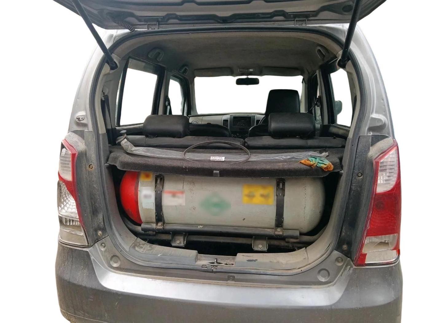 2013 Maruti Wagon R 1.0 LXI CNG, CNG, Manual, 2,15,082 km, exterior