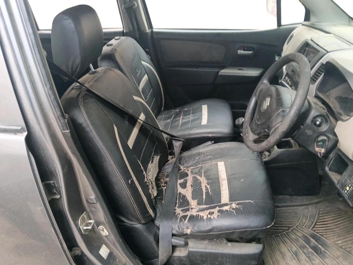 2013 Maruti Wagon R 1.0 LXI CNG, CNG, Manual, 2,15,082 km, interior