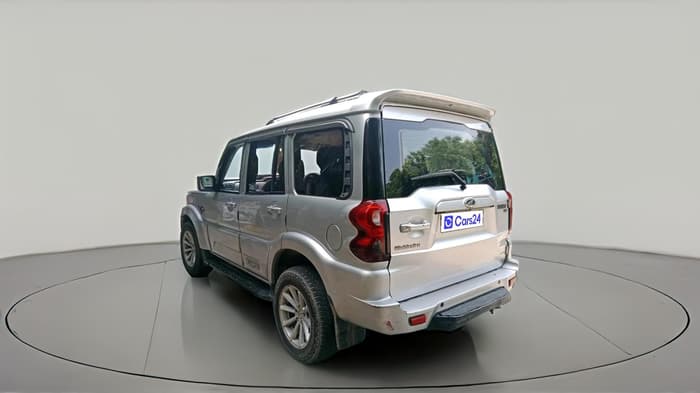 2017 Mahindra Scorpio S7, Diesel, Manual, 1,02,774 km, exterior