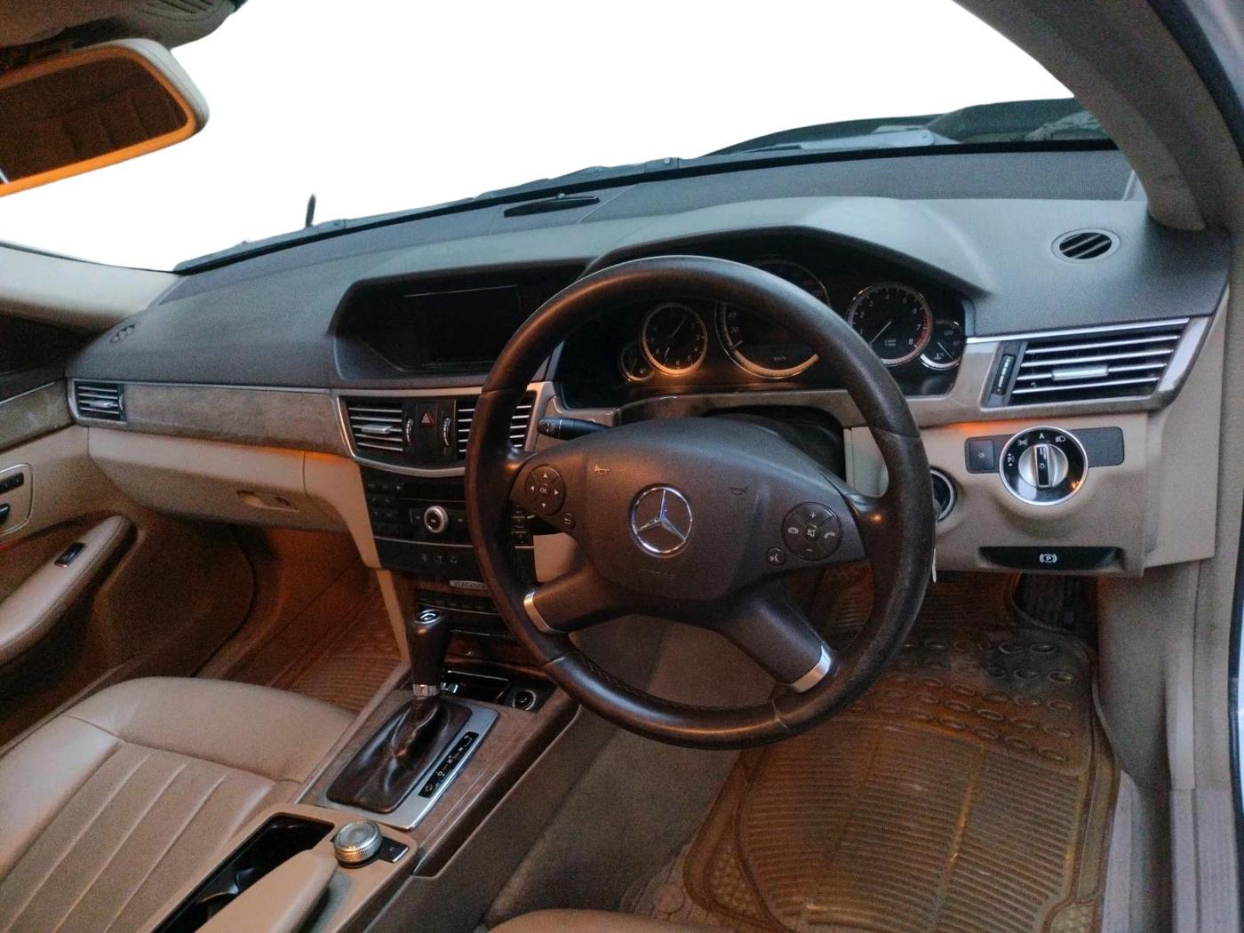 2011 Mercedes Benz E Class E 200 CGI, Petrol, Automatic, 69,394 km, interior