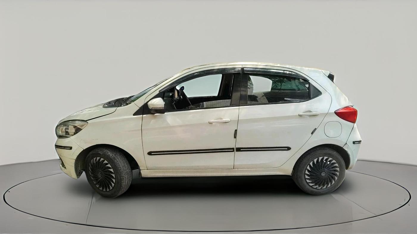 2016 Tata Tiago XZ PETROL, Petrol, Manual, 55,870 km, exterior