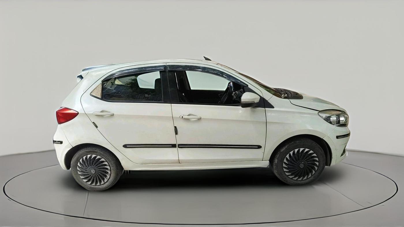 2016 Tata Tiago XZ PETROL, Petrol, Manual, 55,870 km, exterior