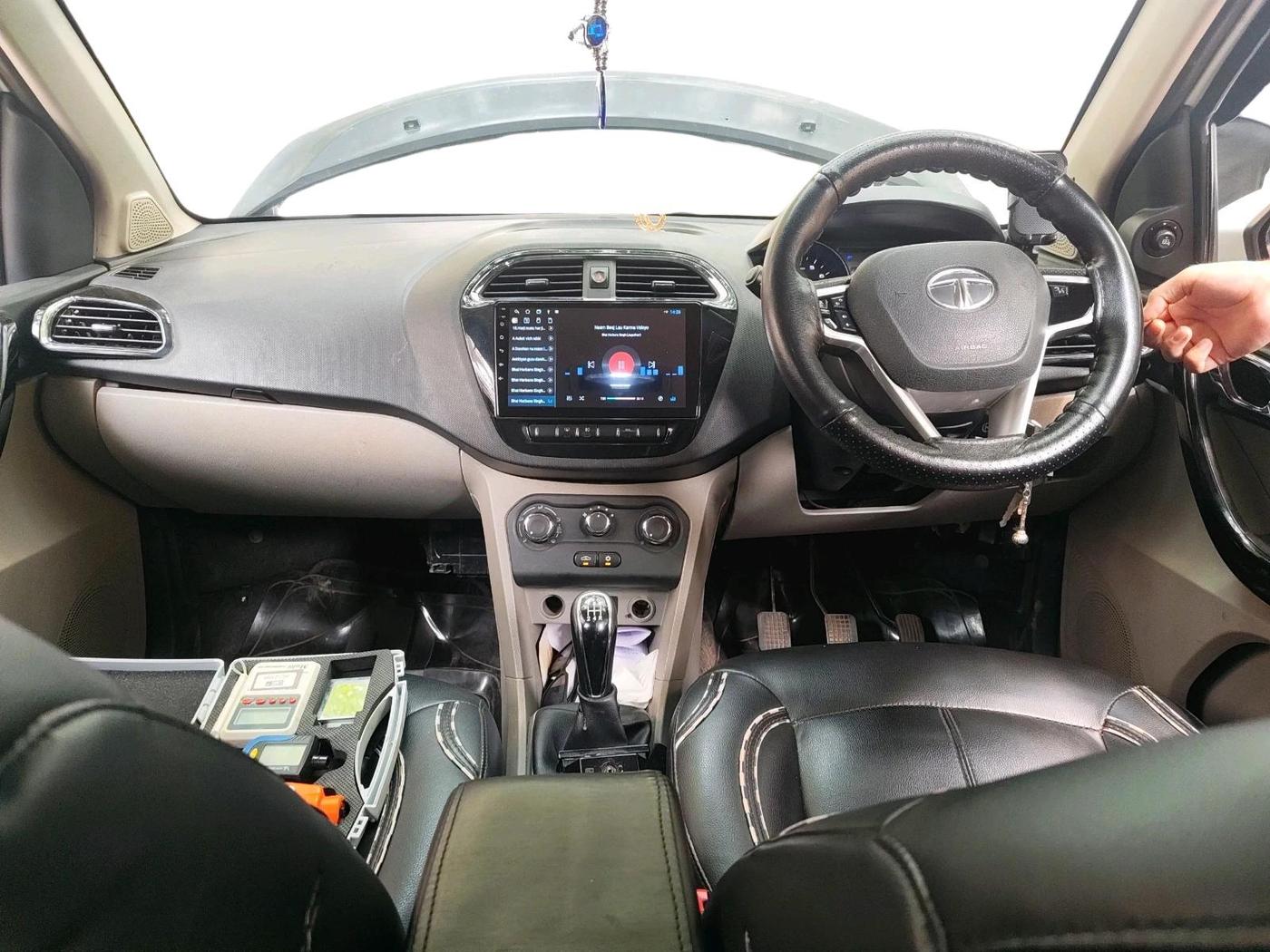 2016 Tata Tiago XZ PETROL, Petrol, Manual, 55,870 km, interior