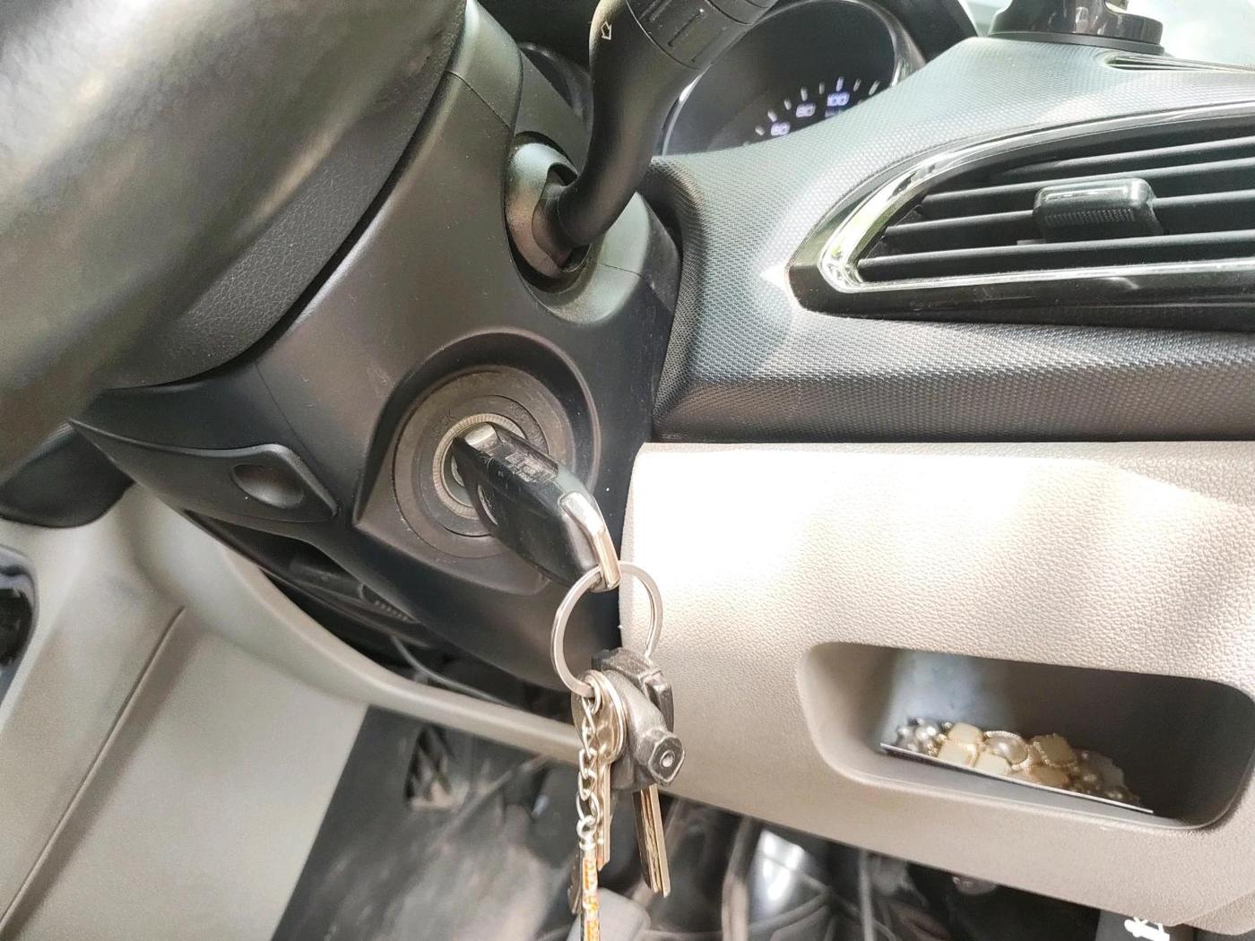 2016 Tata Tiago XZ PETROL, Petrol, Manual, 55,870 km, interior
