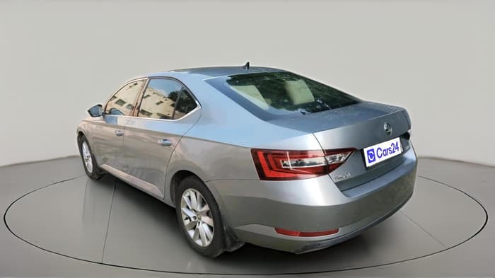 2016 Skoda Superb L&K 1.8 TSI AT, Petrol, Automatic, 1,35,504 km, exterior