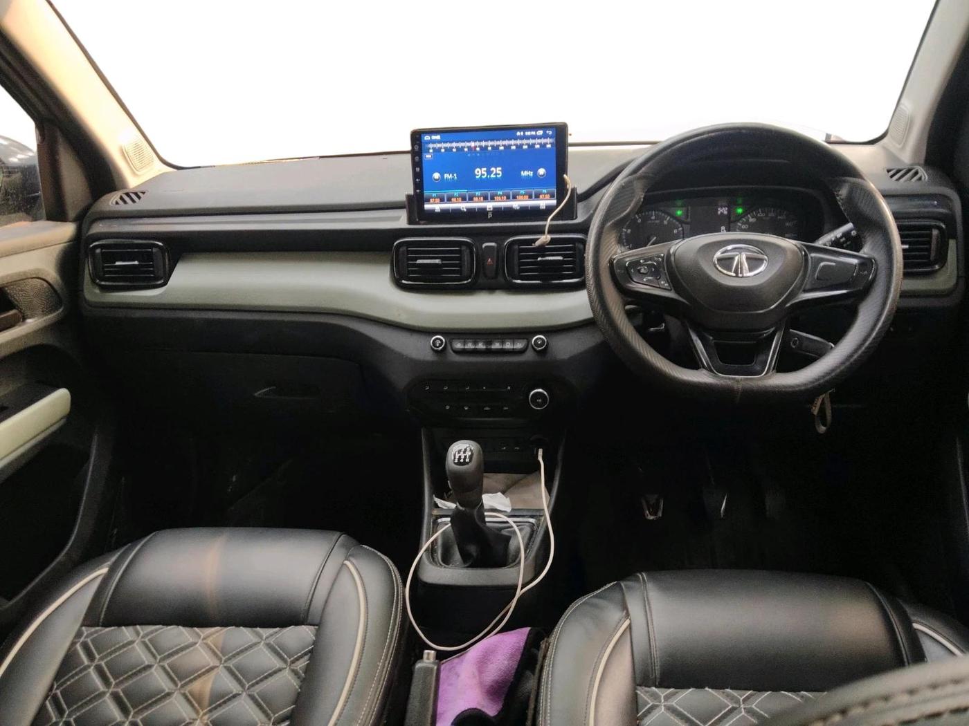2022 Tata PUNCH ADVENTURE MT, Petrol, Manual, 65,171 km, interior