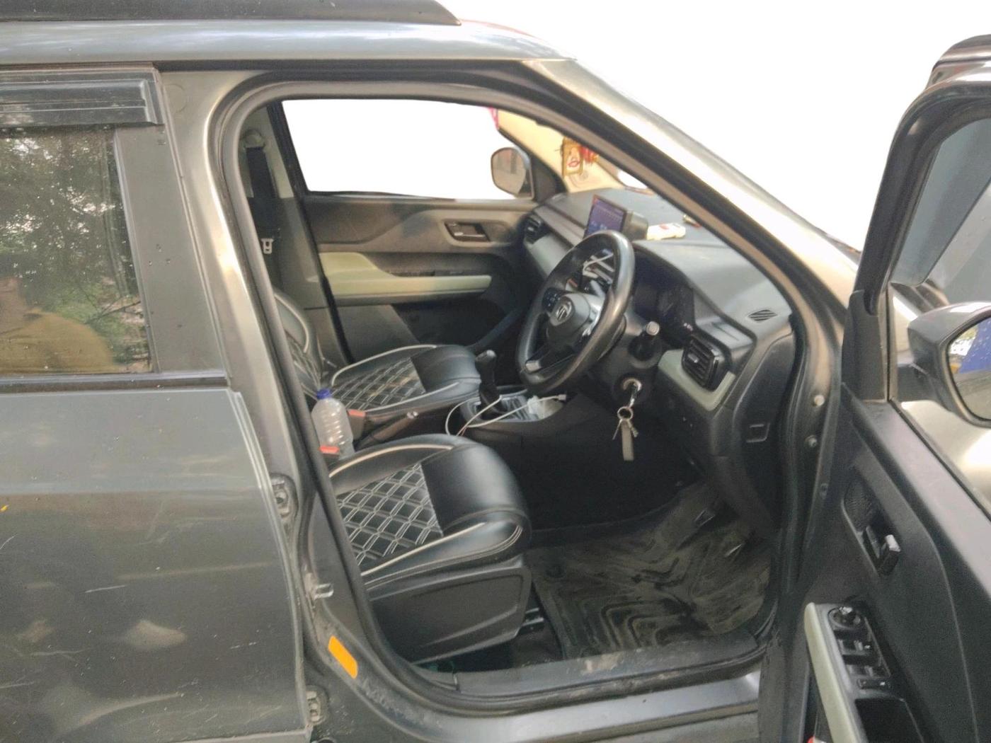 2022 Tata PUNCH ADVENTURE MT, Petrol, Manual, 65,171 km, interior