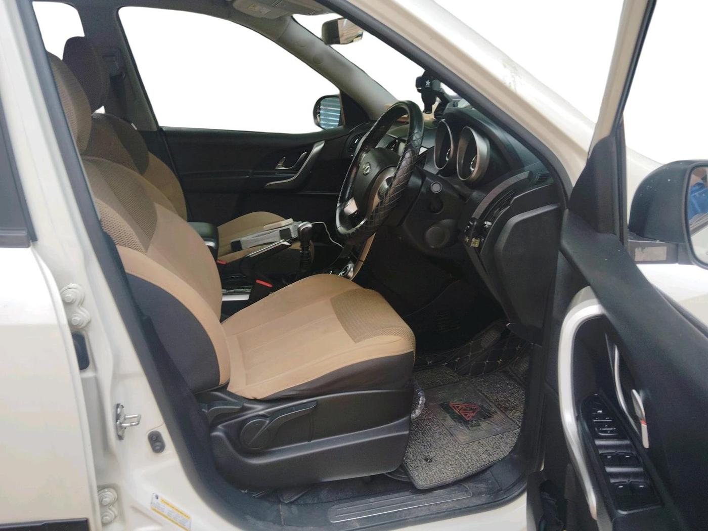 2019 Mahindra XUV500 W7, Diesel, Manual, 44,451 km, interior