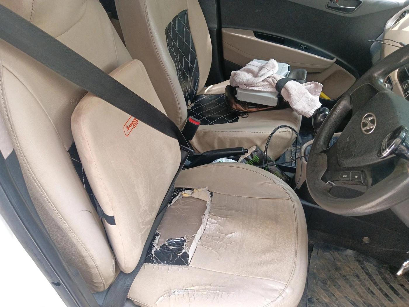 2015 Hyundai Xcent BASE 1.2, CNG, Manual, 1,58,147 km, interior