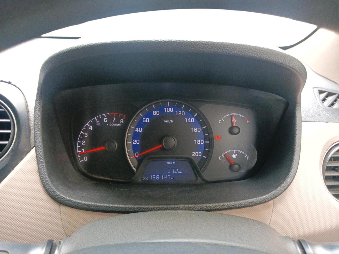 2015 Hyundai Xcent BASE 1.2, CNG, Manual, 1,58,147 km, interior