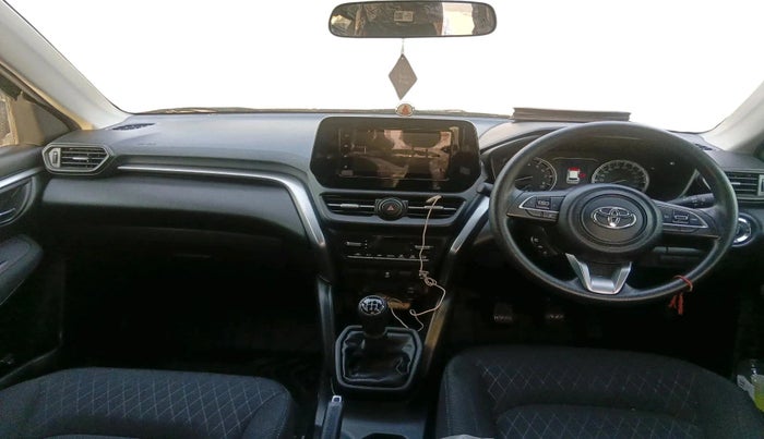 2025 Toyota URBAN CRUISER HYRYDER S NEO DRIVE  E-CNG, CNG, Manual, 7,702 km, interior