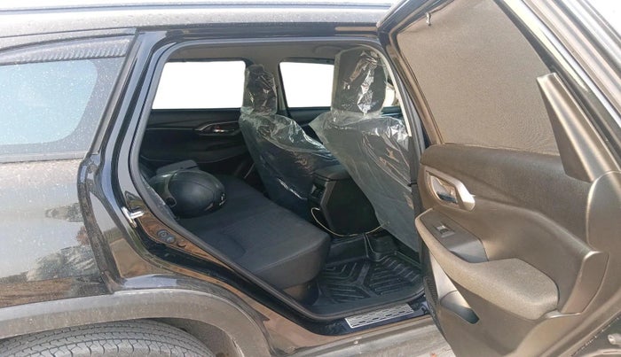 2025 Toyota URBAN CRUISER HYRYDER S NEO DRIVE  E-CNG, CNG, Manual, 7,702 km, interior