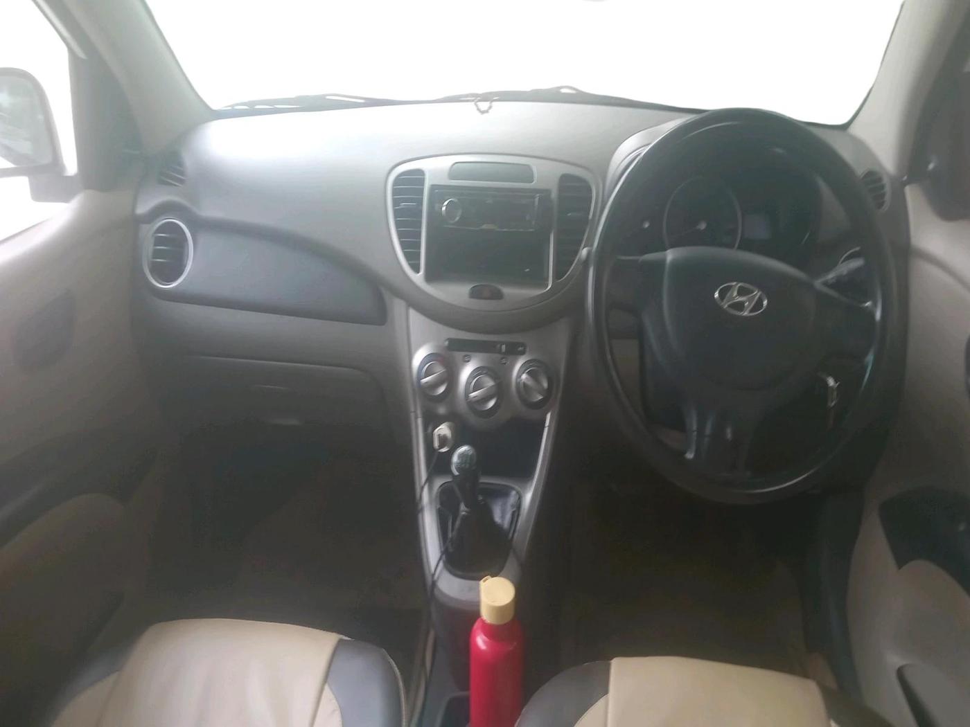 2015 Hyundai i10 MAGNA 1.1, Petrol, Manual, 65,211 km, interior