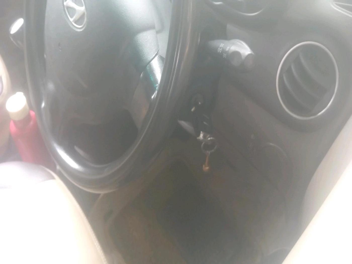 2015 Hyundai i10 MAGNA 1.1, Petrol, Manual, 65,211 km, interior