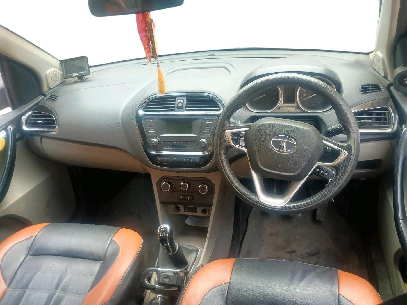 2016 Tata Tiago XZ PETROL, Petrol, Manual, 1,04,512 km, interior