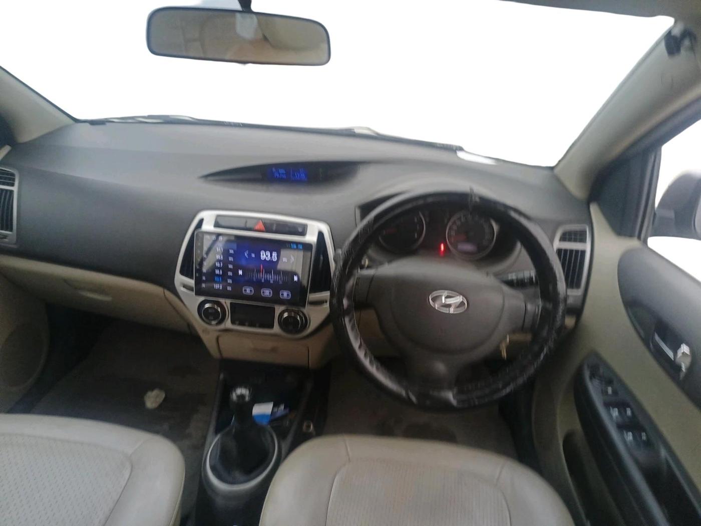2013 Hyundai i20 MAGNA (O) 1.2, Petrol, Manual, 80,364 km, interior