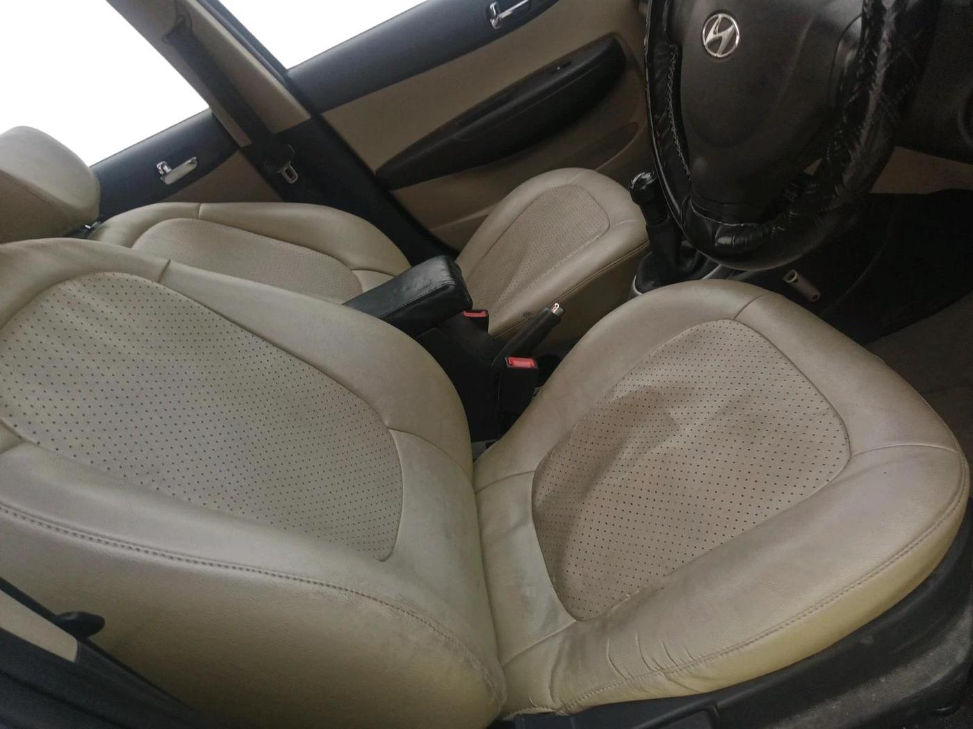 2013 Hyundai i20 MAGNA (O) 1.2, Petrol, Manual, 80,364 km, interior